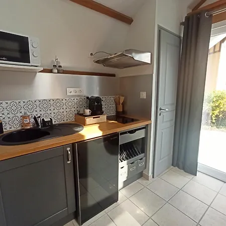 Le Des Falaises 게스트하우스 3*