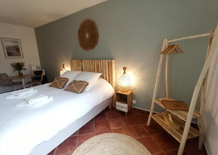 Le Des Falaises Guest house